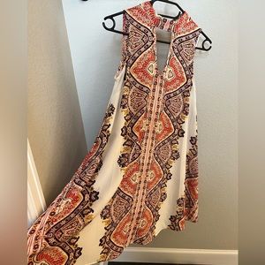 Fun design high neck dress.